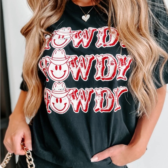 RELISTED Howdy Smiley Crop Top Graphic Tee - Picture 3 of 5